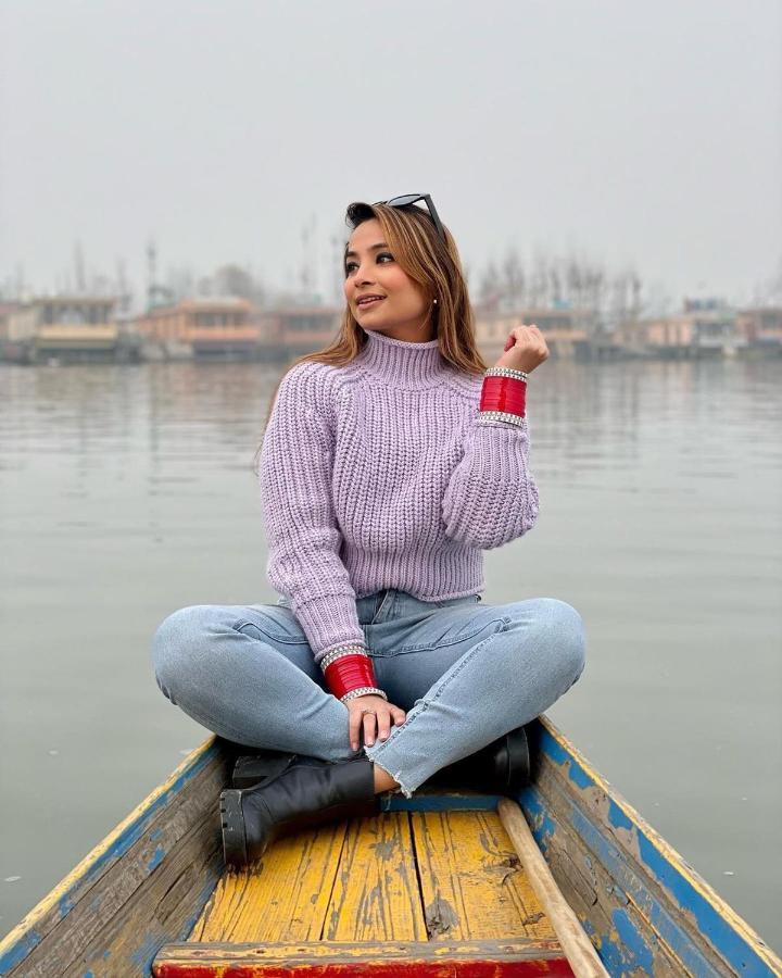 Floating Young Gulshan Houseboat Srīnagar Eksteriør bilde