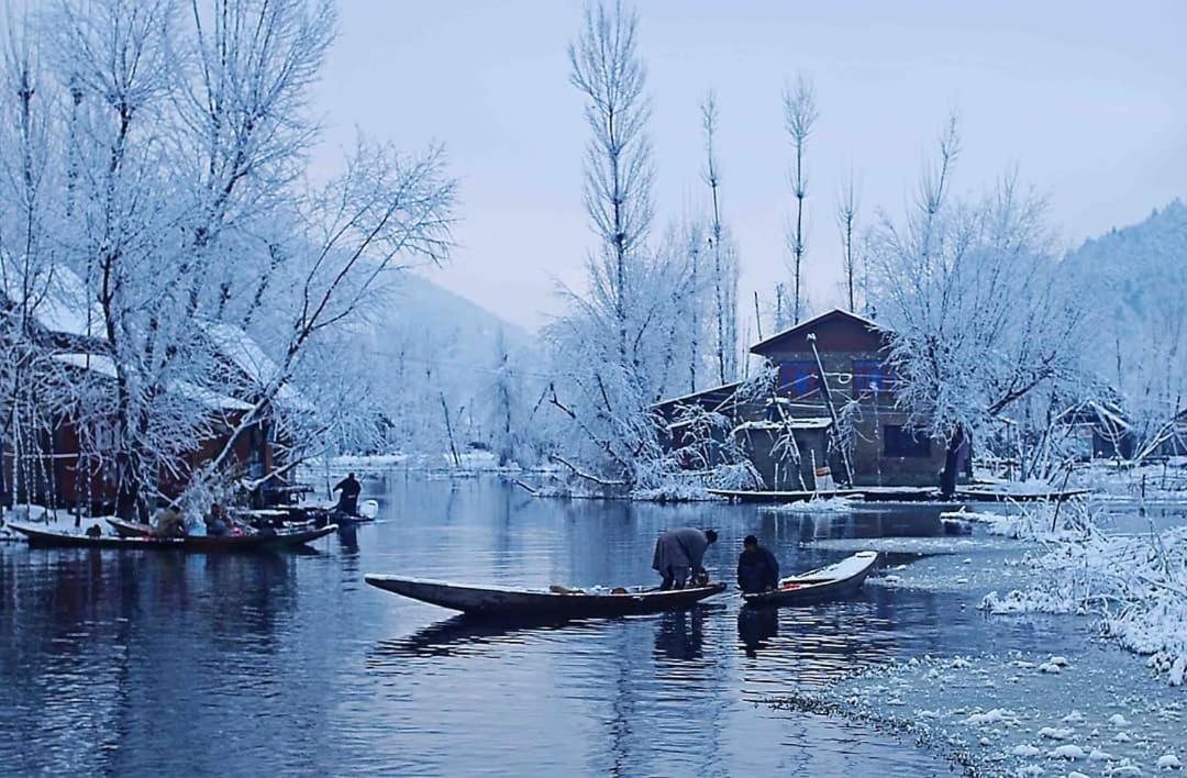 Floating Young Gulshan Houseboat Srīnagar Eksteriør bilde